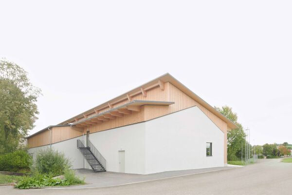 Mehrzweckhalle in Oberschwaben von Atelier Kaiser Shen