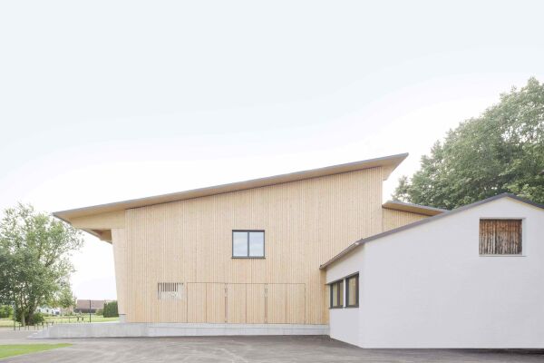 Mehrzweckhalle in Oberschwaben von Atelier Kaiser Shen