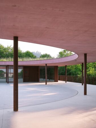 Weingut in der Lombardei von Studio Pizzi