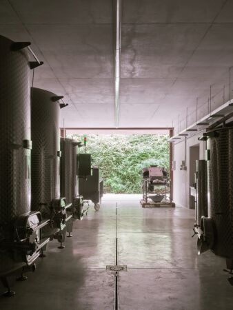 Weingut in der Lombardei von Studio Pizzi