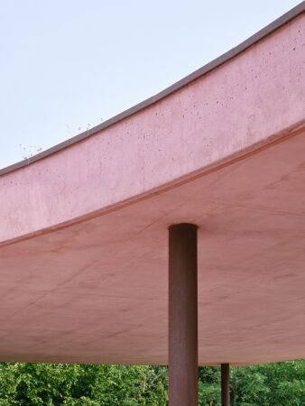 Weingut in der Lombardei von Studio Pizzi