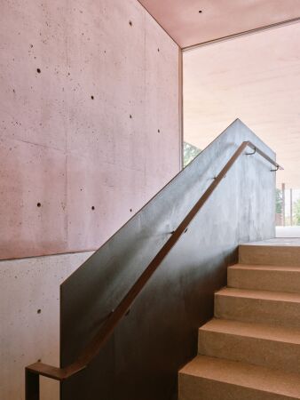 Weingut in der Lombardei von Studio Pizzi