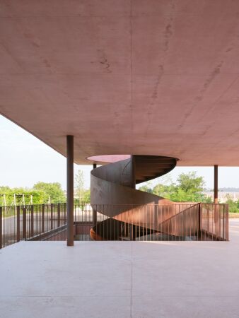 Weingut in der Lombardei von Studio Pizzi