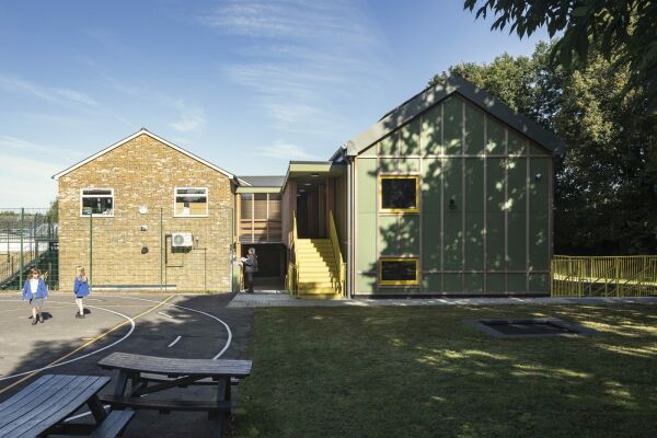 Schulerweiterung von Manalo & White Architects und Richard Lyndon Design