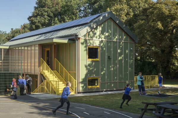 Schulerweiterung von Manalo & White Architects und Richard Lyndon Design