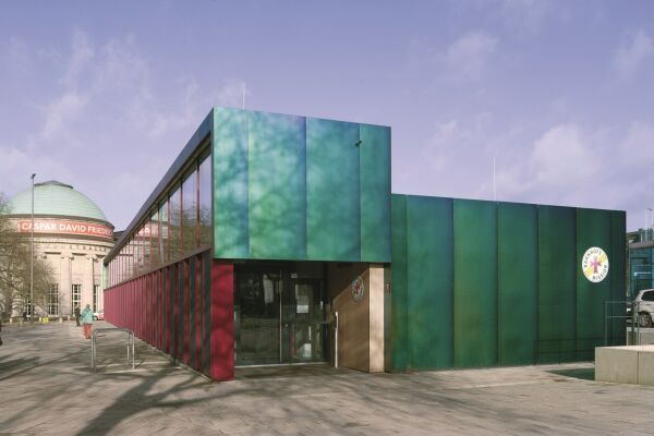 Ein 1. Preis: Bahnhofsmission Hamburg Hauptbahnhof, Carsten Roth Architekt