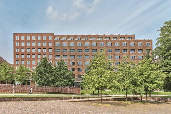 Ein 2. Preis: Geschftshaus Am Lohsepark, Wandel Lrch Gtze Wach