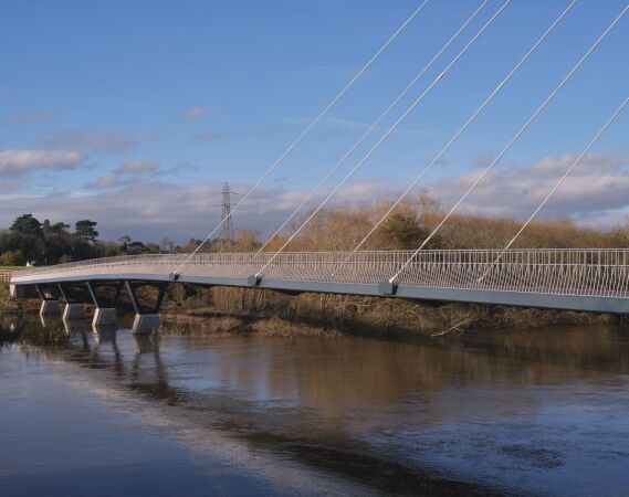 Fu- und Radwegbrcke von Moxon Architects