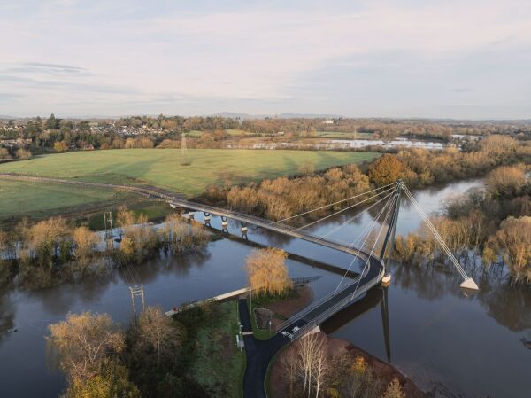 Fu- und Radwegbrcke von Moxon Architects