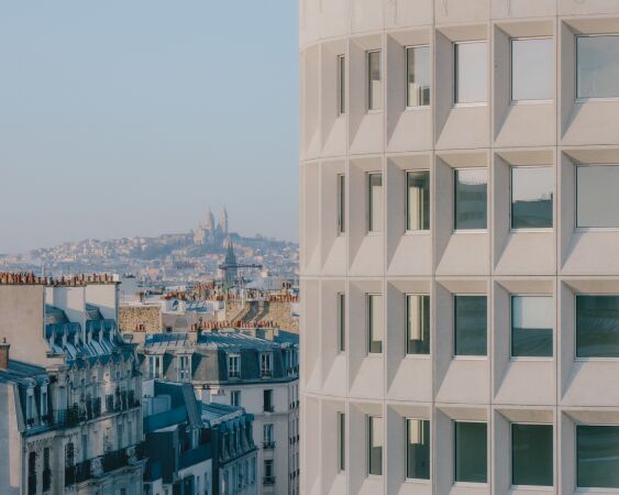Sanierung und Erweiterung in Paris von Maud Caubet Architectes
