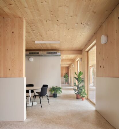 Wohn- und Tageszentrum fr Obdachlose von Vivas Arquitectos