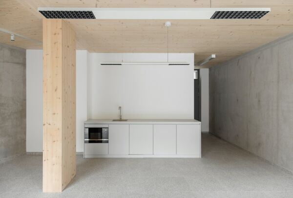 Wohn- und Gesch�ftshaus in Berlin von AHM Architekten