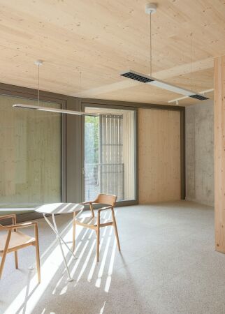 Wohn- und Gesch�ftshaus in Berlin von AHM Architekten