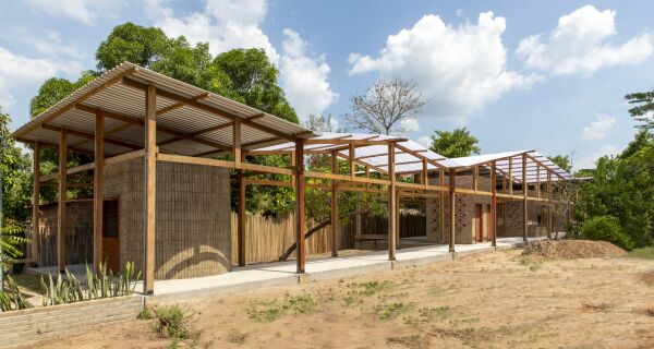 Prmiert in der Kategorie Collective Places: Coconut Harvester Center in Sumama (Brasilien) von Estudio Flume (So Paulo)