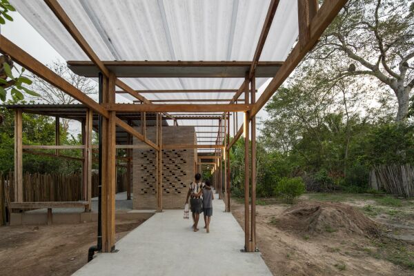 Prmiert in der Kategorie Collective Places: Coconut Harvester Center in Sumama (Brasilien) von Estudio Flume (So Paulo)
