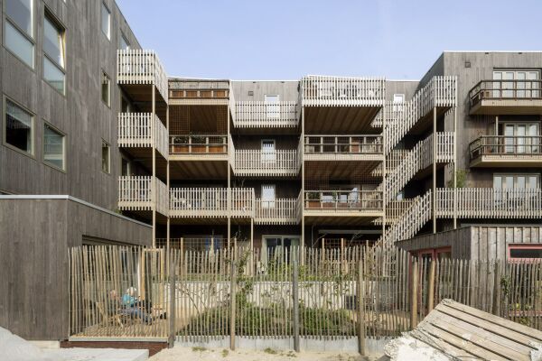 Wohnkomplex in Amsterdam von Natrufied Architecture