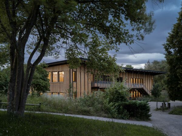 Schultrakt von Localarchitecture