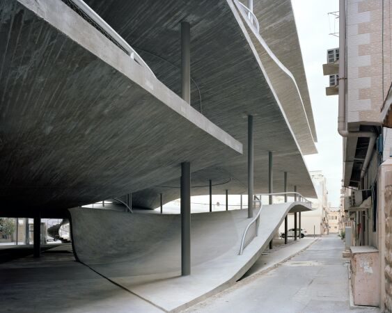 Parkhaus in Bahrain von Christian Kerez