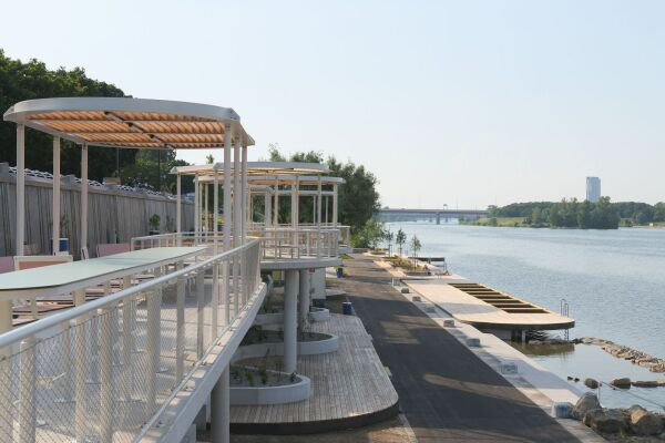 Ufergestaltung in Wien von Mostlikely Architecture