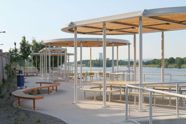 Ufergestaltung in Wien von Mostlikely Architecture