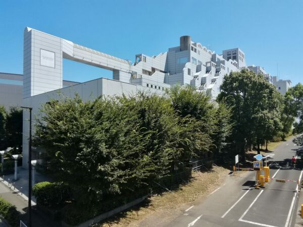 International Building Yamoto in Tokyo (1985-86), Foto: 妖精書士, CC0, via Wikimedia Commons