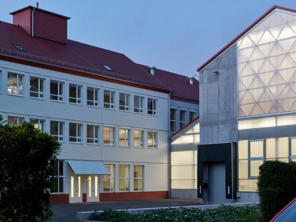 Sanierung und Erweiterung in Eisenach von B�ro Voigt