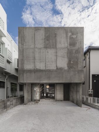 Wohnhaus auf Okinawa von Studio Cochi