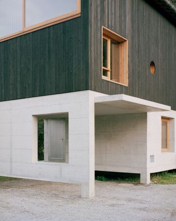 Wohnhaus im Kanton Wallis von Lionel Ballmer Architectes