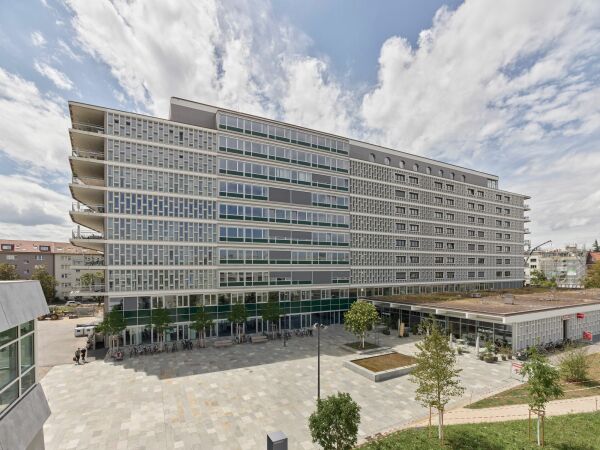 Ein Gestaltungspreis: Umnutzung Felix-Platter-Spital in Basel: Quartier unter einem Dach  das Miteinanderhaus von ARGE Mller Sigrist Architekten (Zrich) / Rapp Architekten (Mnchenstein)