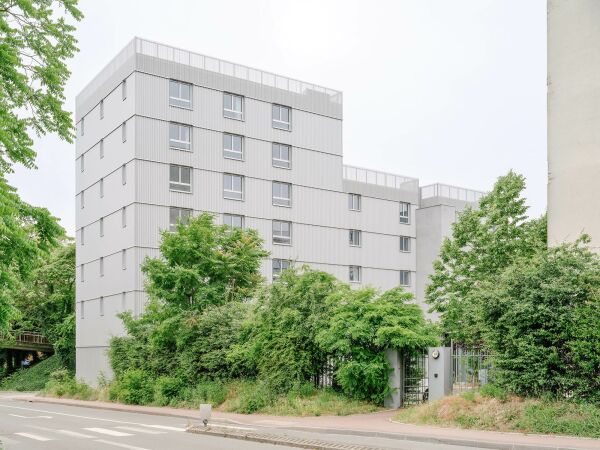 Umbau eines Studierendenwohnheims in Cergy von Graal