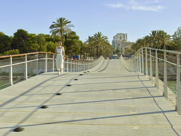 Fu- und Radwegbrcke von schlaich bergermann partner und Burgos & Garrido Arquitectos