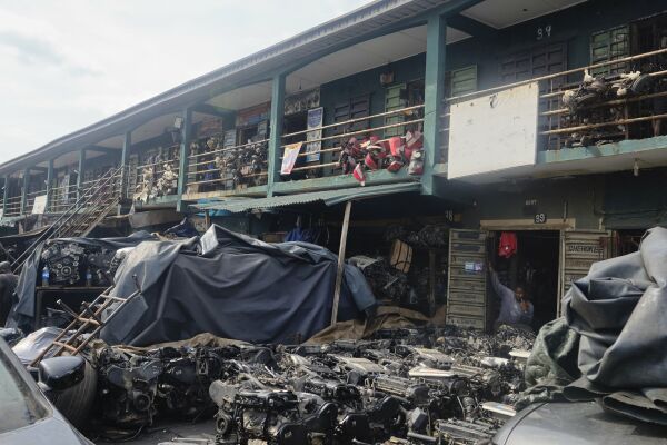 Alternative Urbanism, The Self-Organized Markets of Lagos von Tosin Oshinowo. Film: Kachi Benson, Fotos: Olanrewaju Ali, Kartierung: Oshinowo Studio und Katangua Market Union