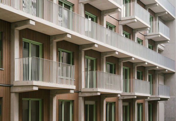 Bauwelt-Preis 2025: Nachverdichtung eines Blocks durch ein Gartenwohnhaus in Berlin von Studio Loes (Berlin)