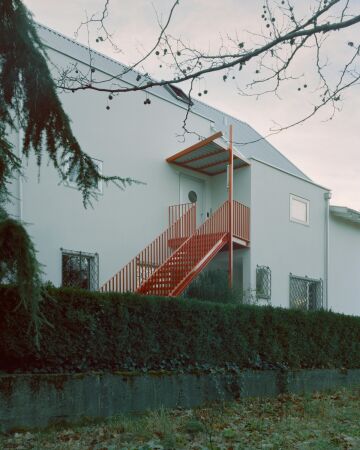Erweitertes Einfamilienhaus in Schaan von Dominic Spalt Architektur