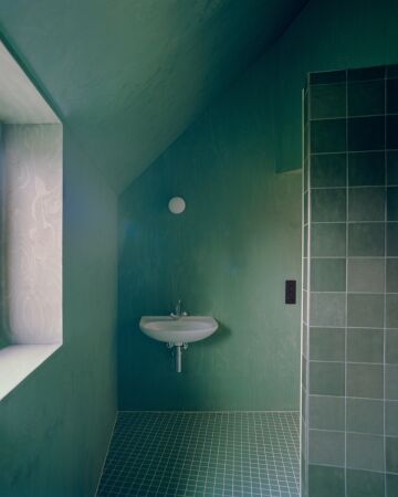 Erweitertes Einfamilienhaus in Schaan von Dominic Spalt Architektur