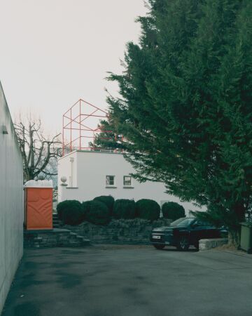 Erweitertes Einfamilienhaus in Schaan von Dominic Spalt Architektur