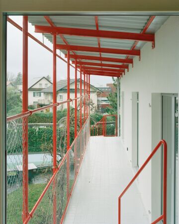 Erweitertes Einfamilienhaus in Schaan von Dominic Spalt Architektur