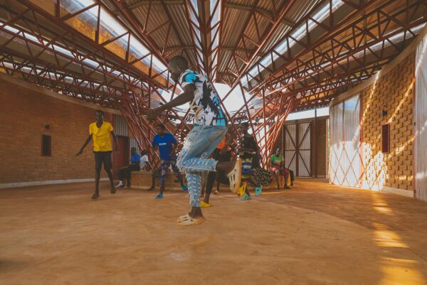 Kulturzentrum in Uganda von Hassell, Localworks und Arup