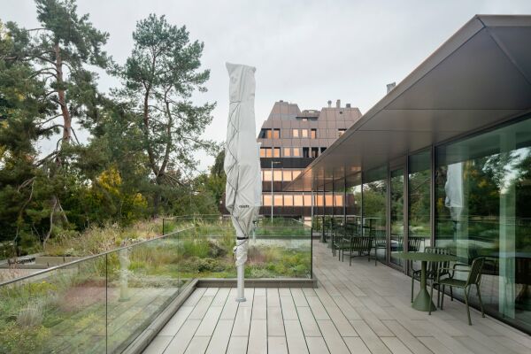 Umbau eines B�rogeb�udes von C.F. M�ller