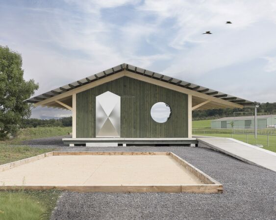 Umkleideanlage von Localarchitecture bei Lausanne