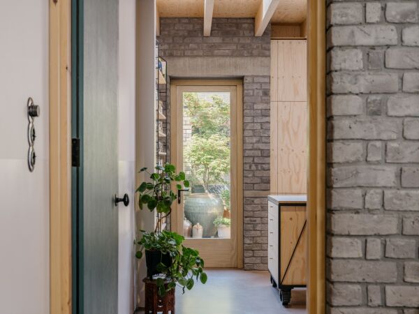 Umbau eines Reihenhauses in London von Khan Bonshek