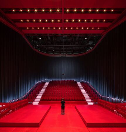 Umbau des Karlsbader Kaiserbads von Petr Hjek Architekti