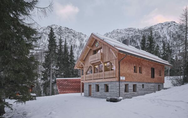 Jugendberghtte in Krnten von imgang Architekten