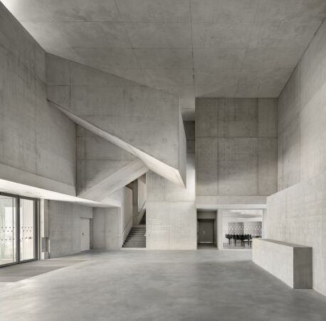 Kulturzentrum bei Bayonne von Dominique Coulon & Associs