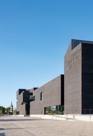 Rathaus in Trofa von NOARQ