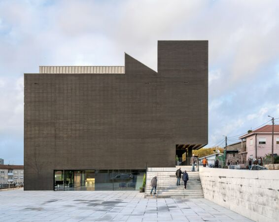 Rathaus in Trofa von NOARQ