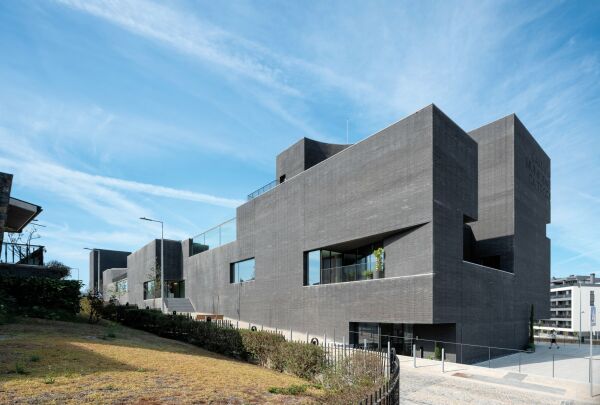 Rathaus in Trofa von NOARQ