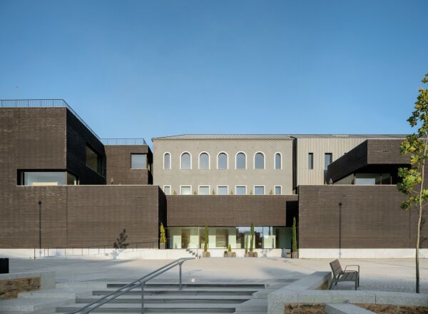 Rathaus in Trofa von NOARQ