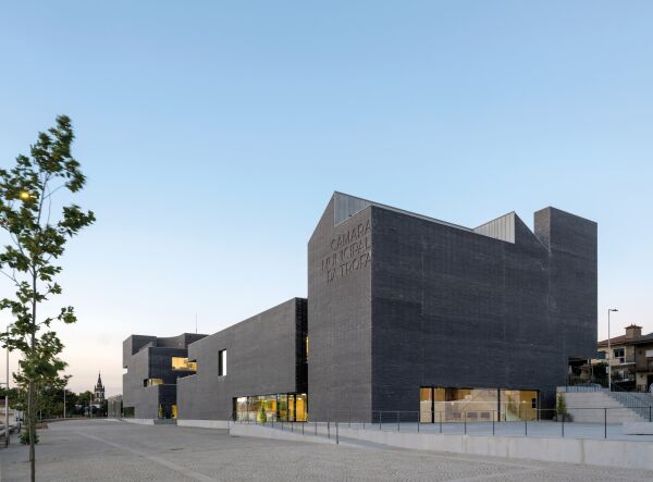 Rathaus in Trofa von NOARQ