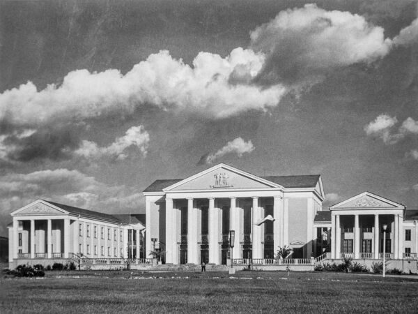 Der Kulturpalast nach seiner Fertigstellung im Jahr 1955